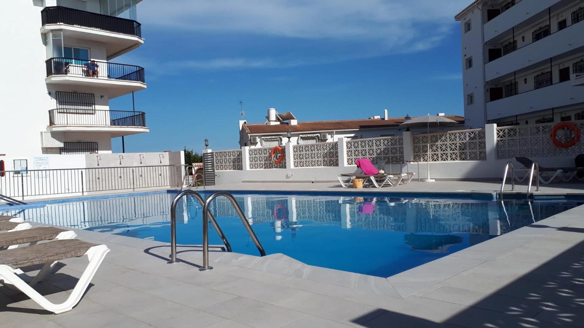 Apartamento A Pie De Playa. Nerja Kültér fotó